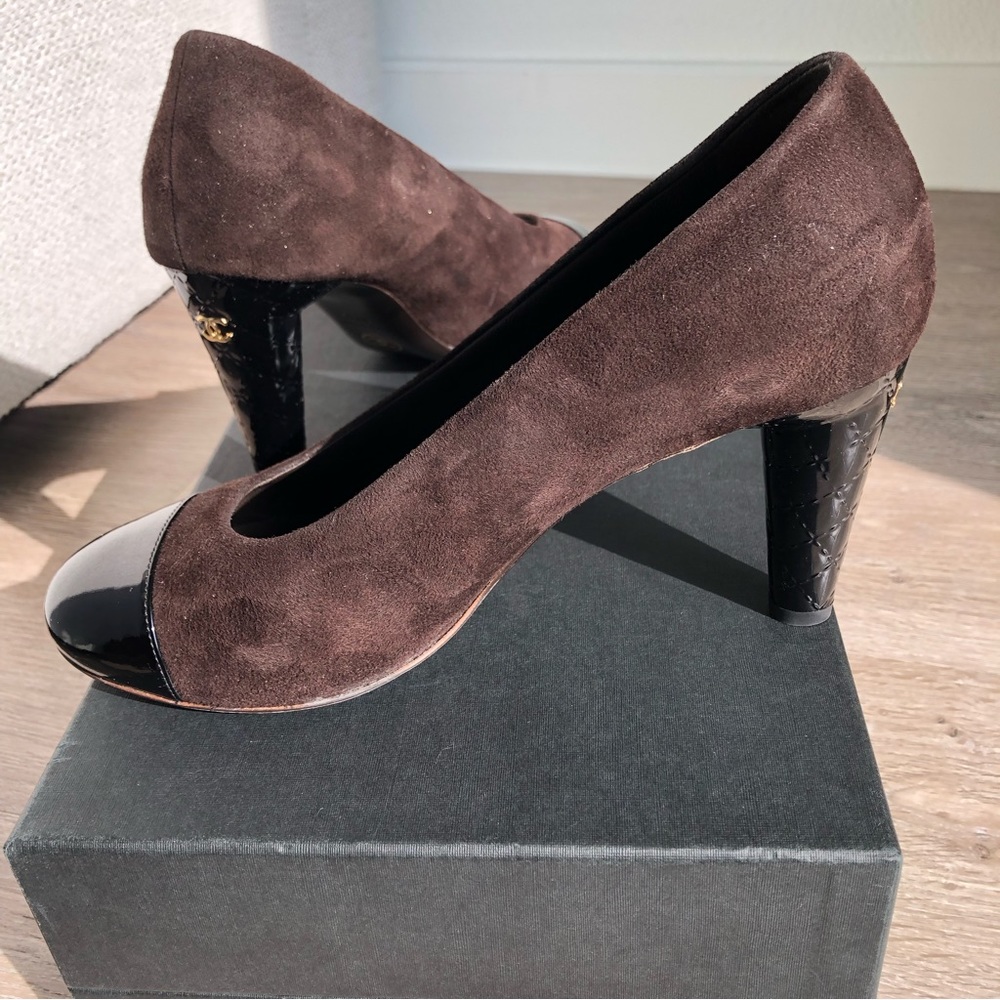 Chanel Suede Cap Toe heels (size 37.5)
